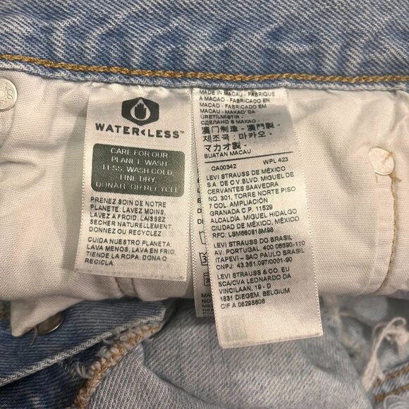 Levi’s 501 High Rise Distressed Cutoff Denim Shorts Light Wash Raw Hem W33 - Picture 8 of 12